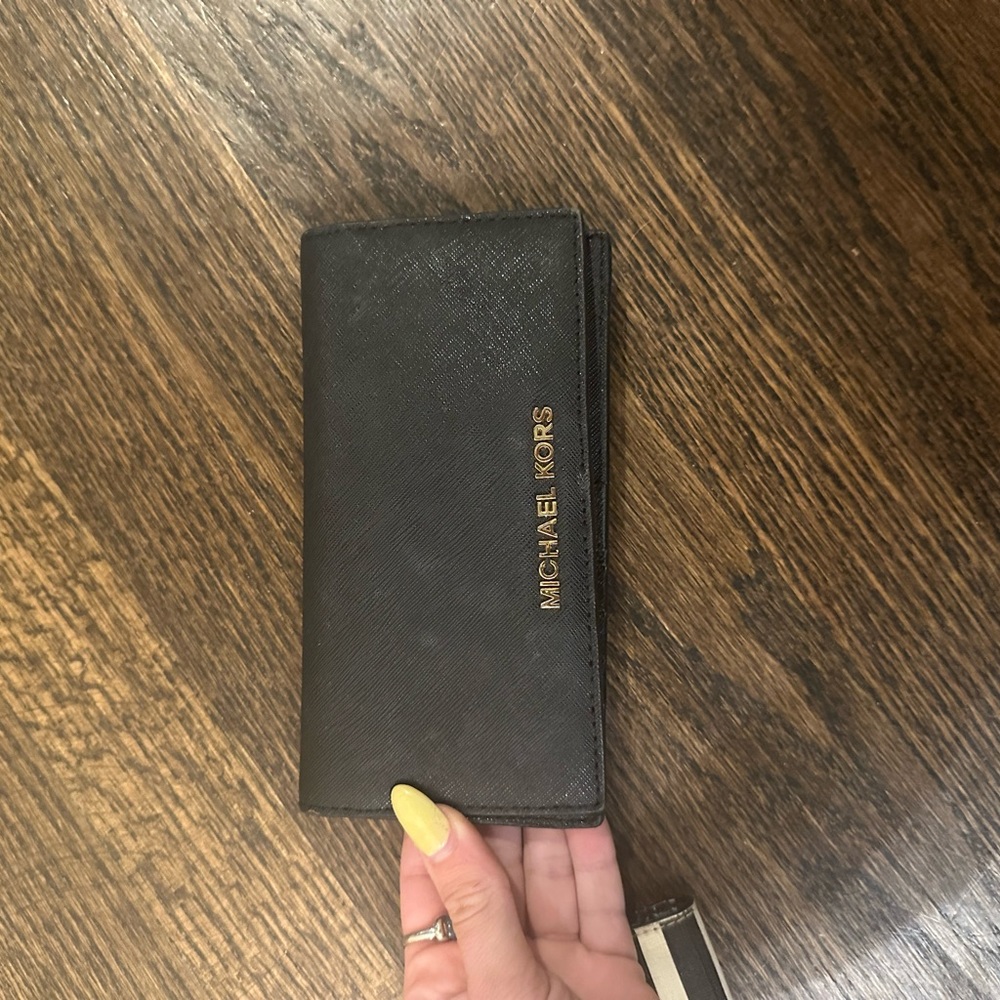 Michael kors wallet